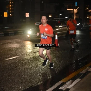 Runner Photo 7704236