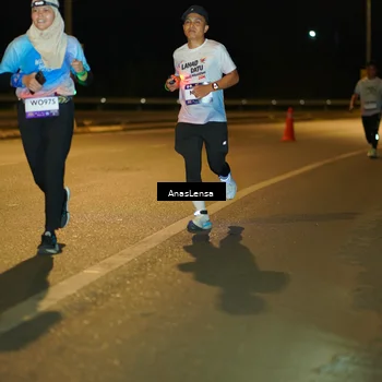 Runner Photo 7704240