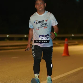 Runner Photo 7704251