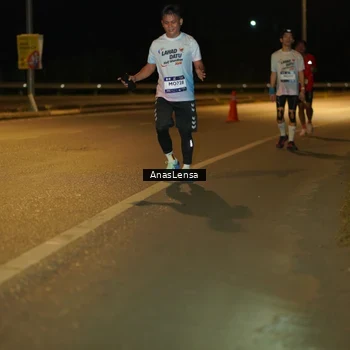 Runner Photo 7704253