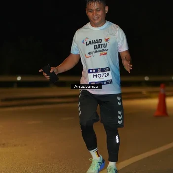 Runner Photo 7704256