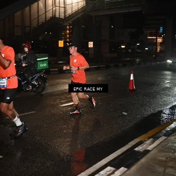 Runner Photo 7704284