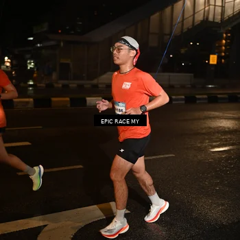 Runner Photo 7704302