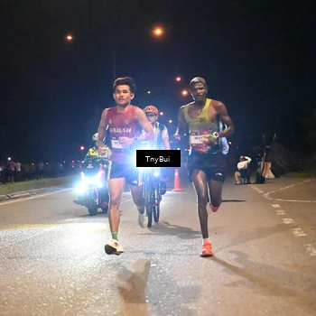 Runner Photo 7704308