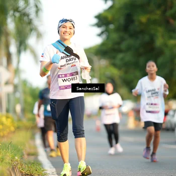 Runner Photo 7704312