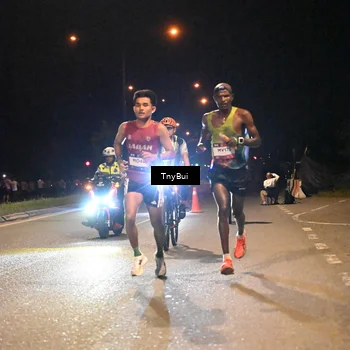 Runner Photo 7704316