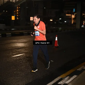 Runner Photo 7704324