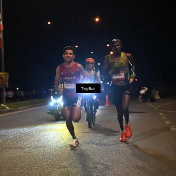 Runner Photo 7704327