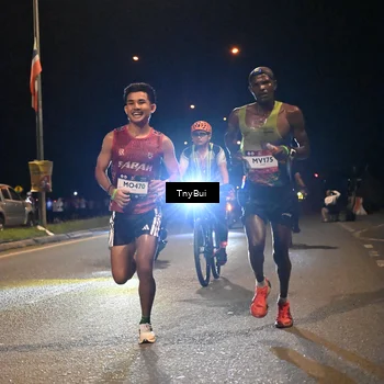 Runner Photo 7704347