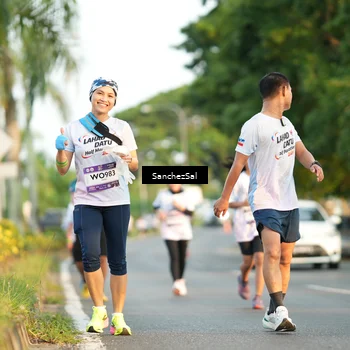 Runner Photo 7704360