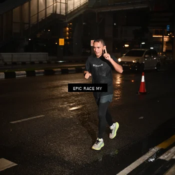 Runner Photo 7704362
