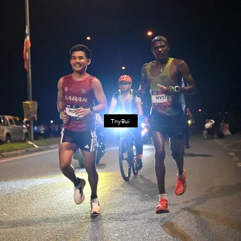 Runner Photo 7704368