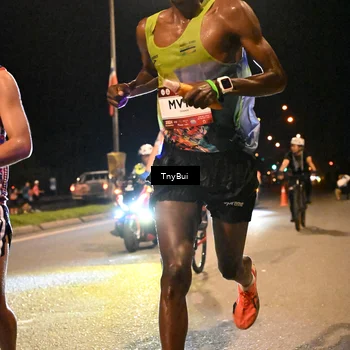 Runner Photo 7704384