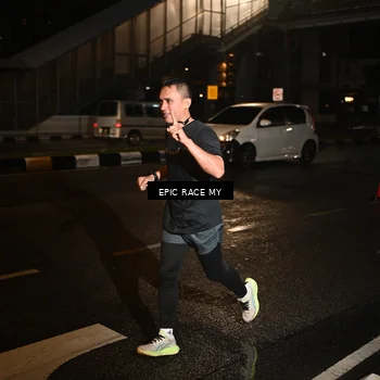 Runner Photo 7704385