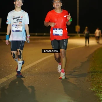 Runner Photo 7704391