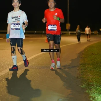 Runner Photo 7704393