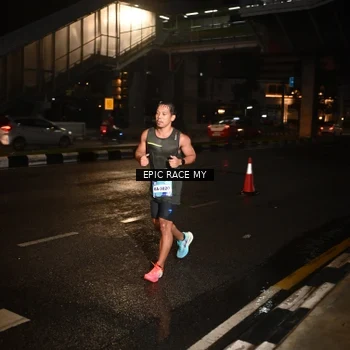 Runner Photo 7704395
