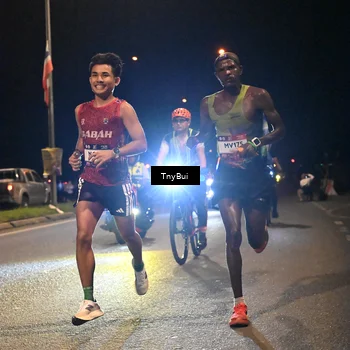 Runner Photo 7704400