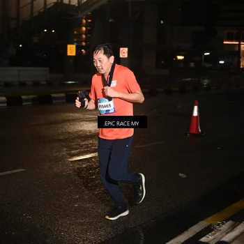 Runner Photo 7704402