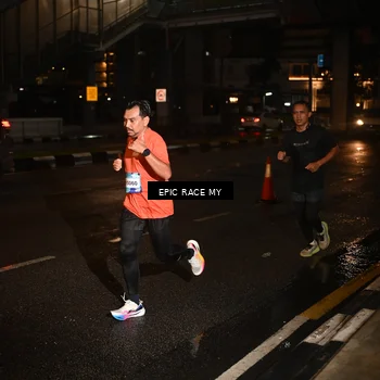 Runner Photo 7704406