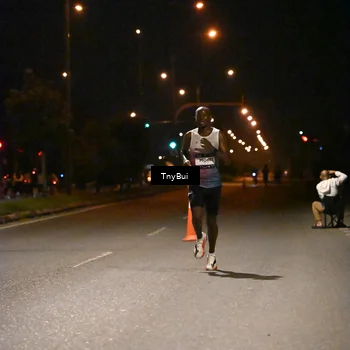 Runner Photo 7704432