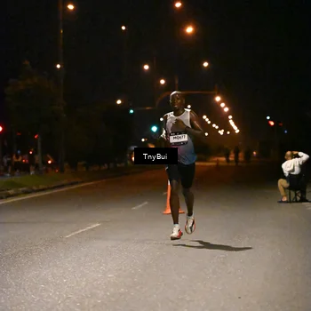 Runner Photo 7704435