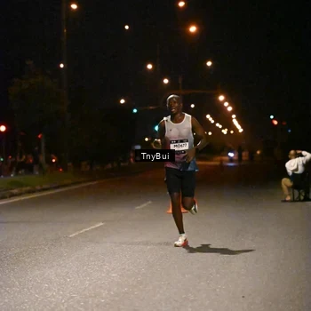 Runner Photo 7704467