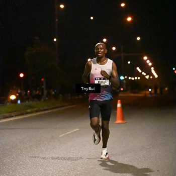 Runner Photo 7704468