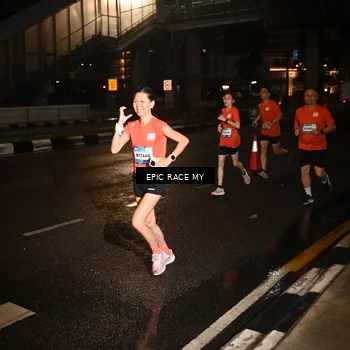 Runner Photo 7704543