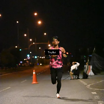 Runner Photo 7704565