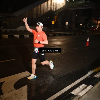 Runner Photo 7704580