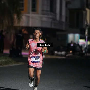 Runner Photo 7704599