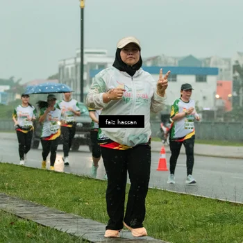 Runner Photo 7704637