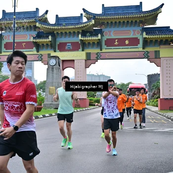 Runner Photo 7704641