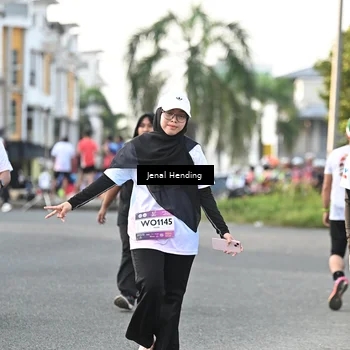 Runner Photo 7704653