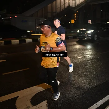 Runner Photo 7704673