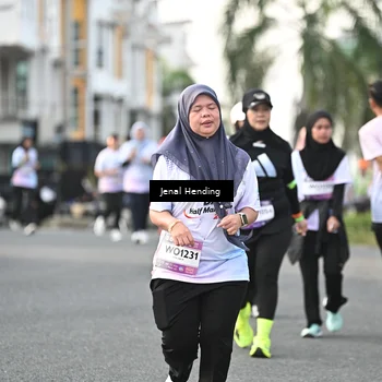 Runner Photo 7704680