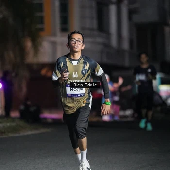 Runner Photo 7704706