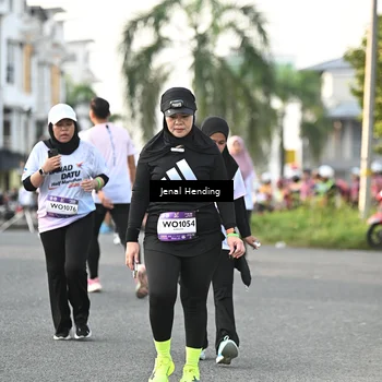 Runner Photo 7704711