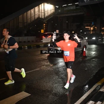 Runner Photo 7704719