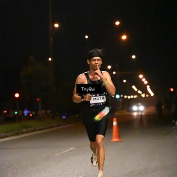 Runner Photo 7704723