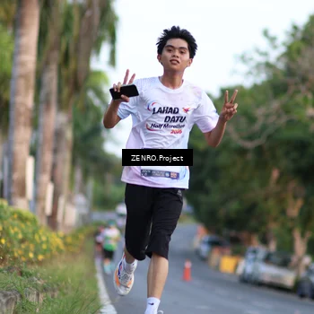 Runner Photo 7704809