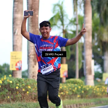 Runner Photo 7704811