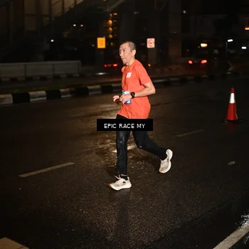 Runner Photo 7704812
