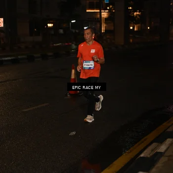 Runner Photo 7704818