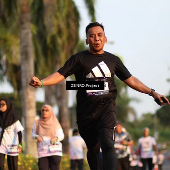 Runner Photo 7704855