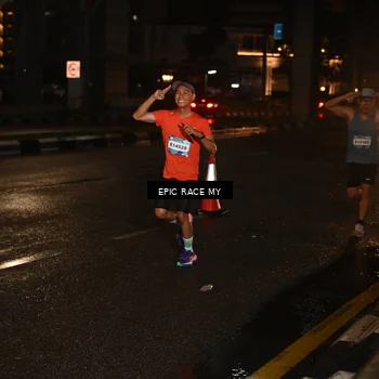 Runner Photo 7704859