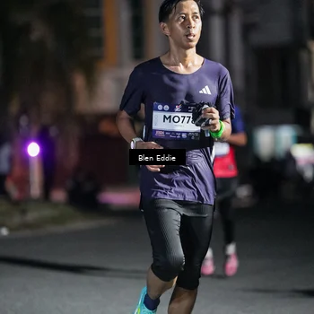 Runner Photo 7704873
