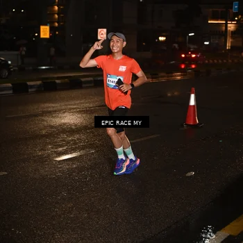 Runner Photo 7704892