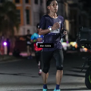 Runner Photo 7704893